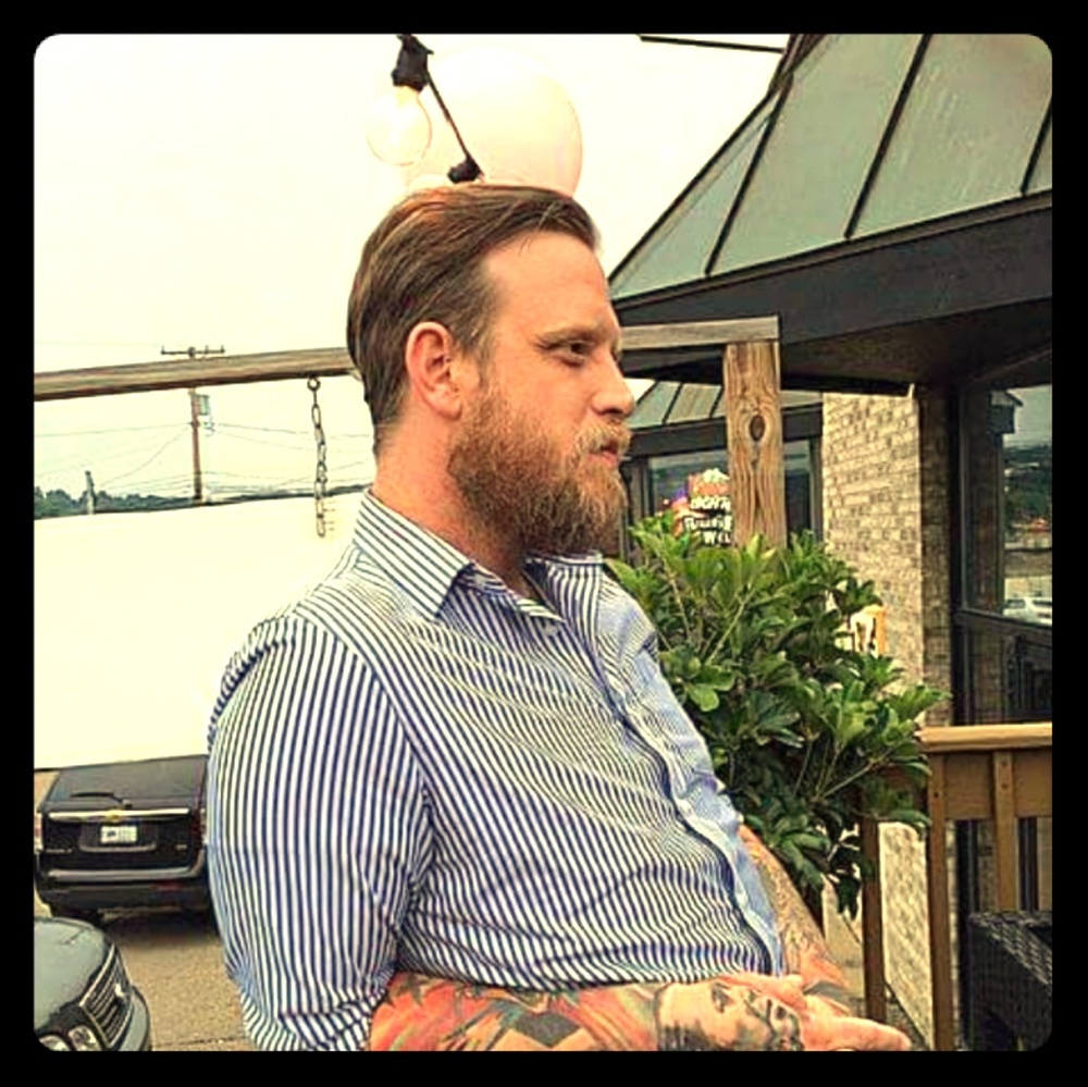 Meet your Posher, Henny